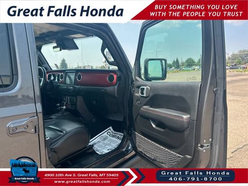 Used 2020 Jeep Gladiator Rubicon w/ Advanced Safety Group AWD/4WD image 29