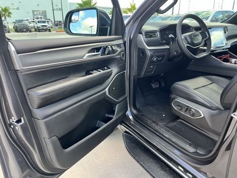 New 2025 Jeep Wagoneer 4WD w/ Convenience Group I image 14