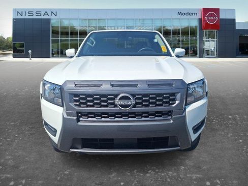 Used 2025 Nissan Frontier SV w/ SV Convenience Package AWD/4WD image 2