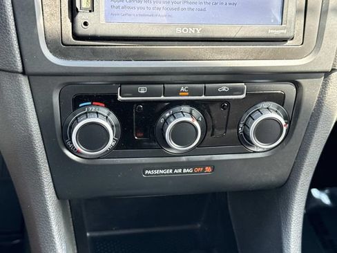 Used 2011 Volkswagen Golf 2-Door FWD image 20