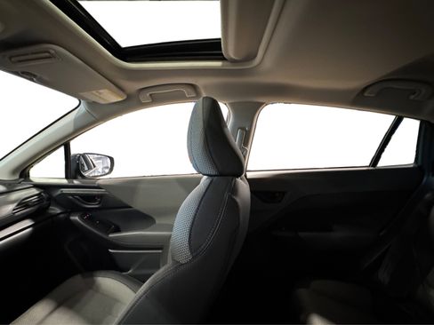 Used 2024 Subaru Crosstrek 2.0i Premium image 38