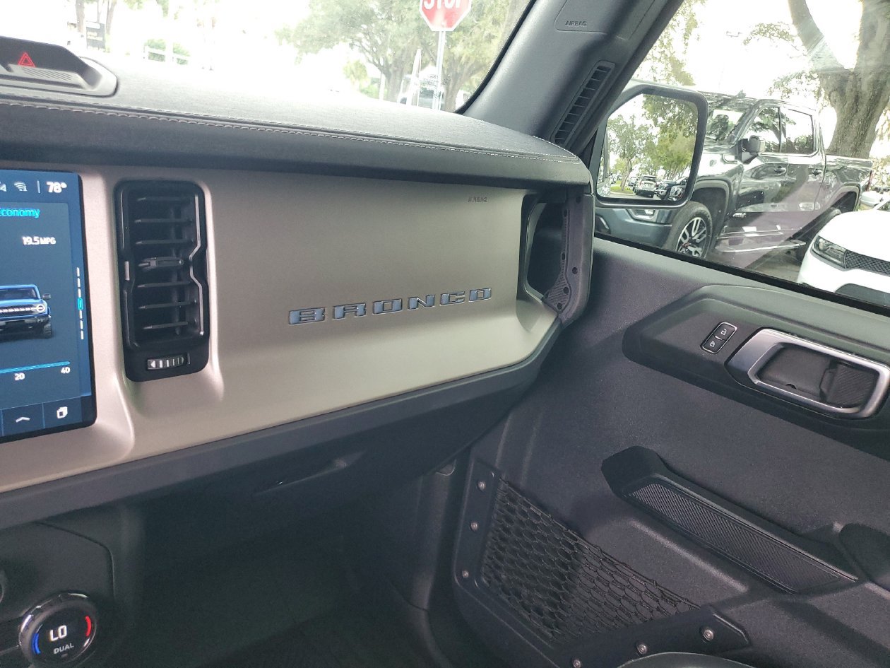 Used 2025 Ford Bronco Outer Banks AWD/4WD image 24