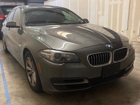 Used 2014 BMW 528i xDrive Sedan image 3