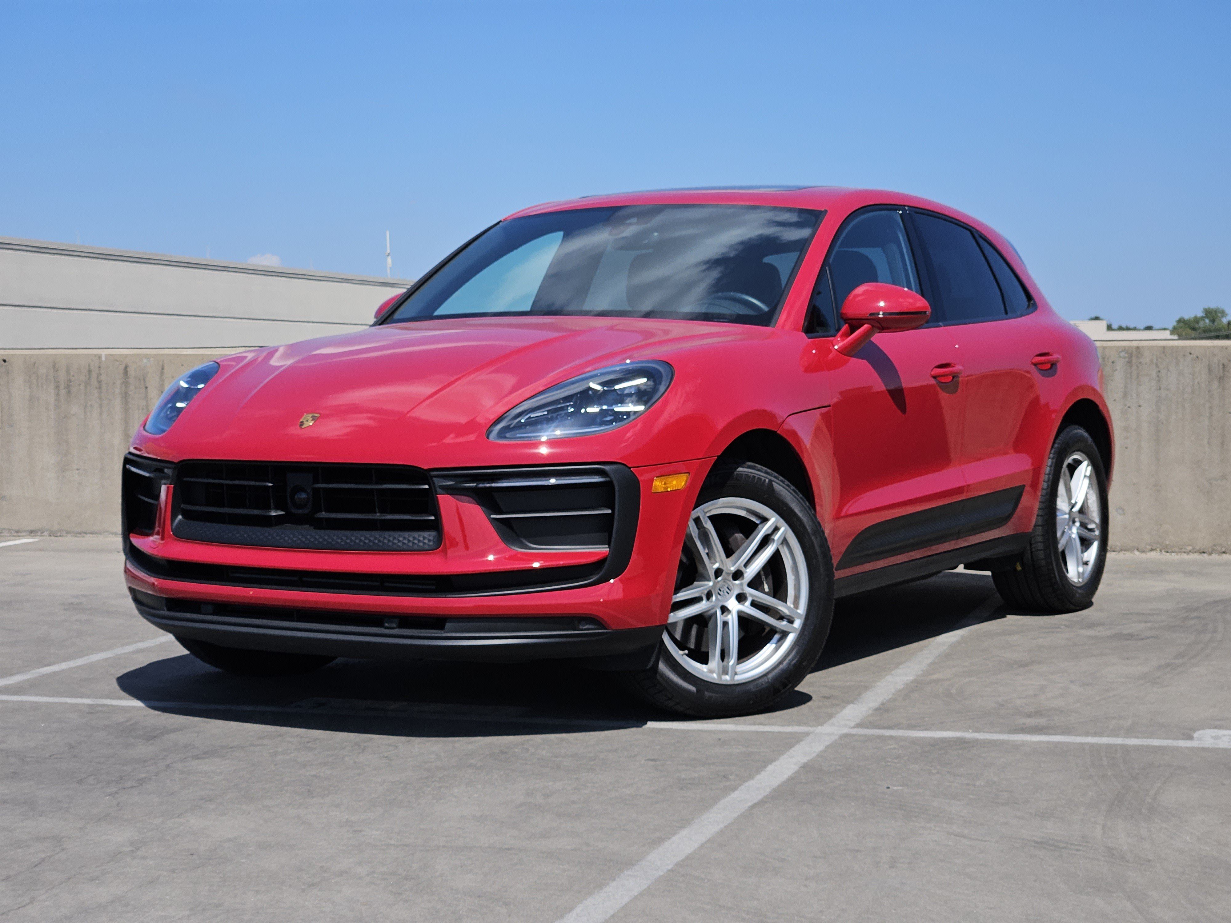 Certified 2026 Porsche Macan AWD/4WD image 1