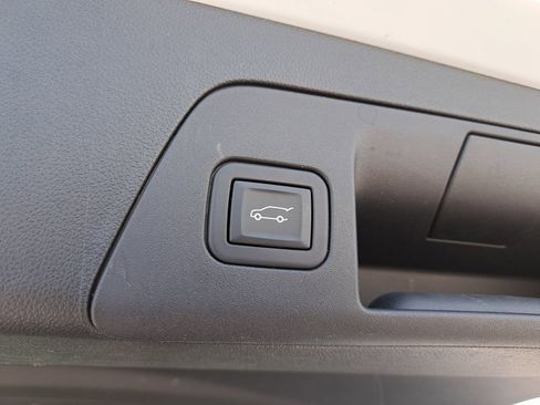 Used 2023 Buick Envision Essence image 7