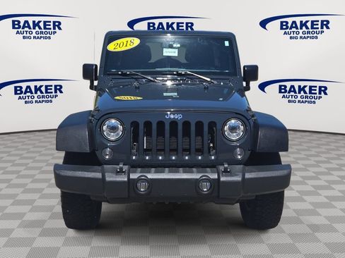 Used 2018 Jeep Wrangler Unlimited Sport S AWD/4WD image 9