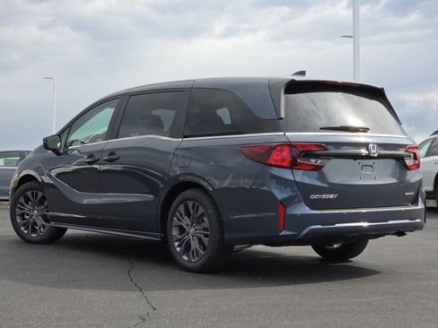 New 2026 Honda Odyssey Touring image 15