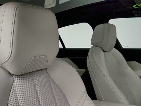 Used 2025 BMW i5 eDrive40i RWD image 38