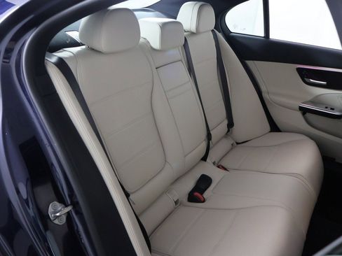 Used 2023 Mercedes-Benz C 300 4MATIC Sedan image 32