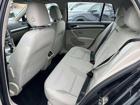 Used 2016 Volkswagen Golf S image 26