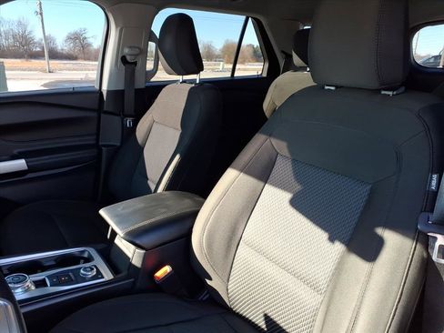 Used 2022 Ford Explorer XLT image 14