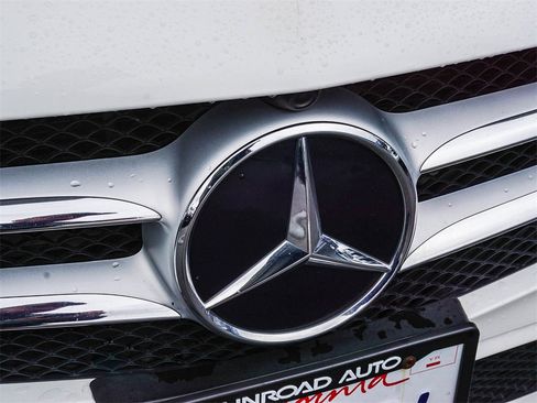 Used 2019 Mercedes-Benz C 300 Sedan image 11