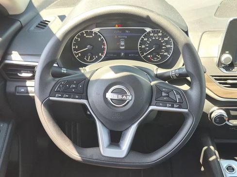 Used 2025 Nissan Altima 2.5 SV AWD/4WD image 23