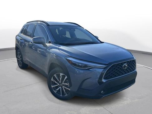 Certified 2024 Toyota Corolla Cross XLE image 7