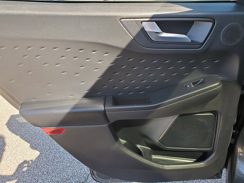 Used 2020 Ford Escape Titanium w/ Titanium Premium Package 2.0 FWD image 13