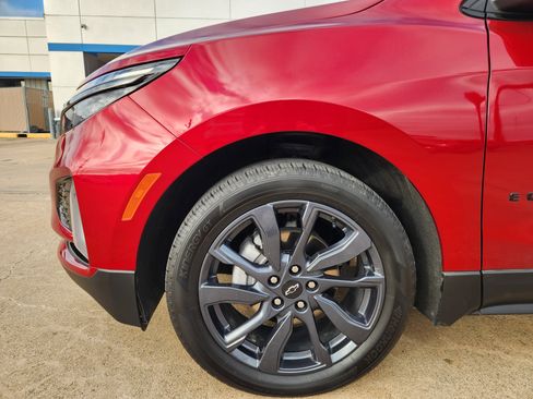 Used 2023 Chevrolet Equinox RS w/ RS Leather Package image 9