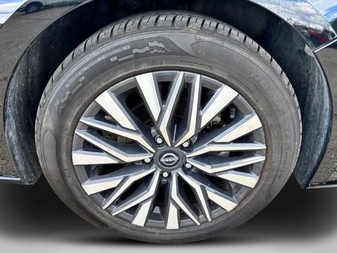 Used 2024 Nissan Altima 2.5 SV FWD image 10