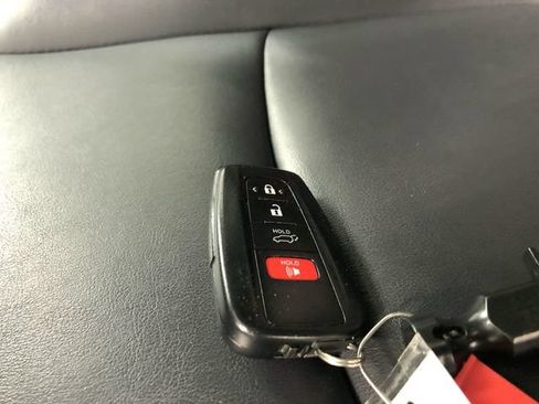 Used 2021 Toyota RAV4 XLE Premium AWD/4WD image 30