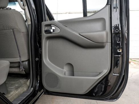 Used 2018 Nissan Frontier SV RWD image 43