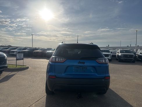 Used 2021 Jeep Cherokee Latitude Plus image 11