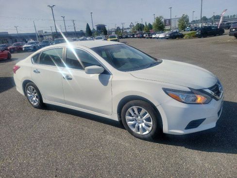 Used 2016 Nissan Altima 2.5 S w/ Power Driver Seat Package FWD image 1