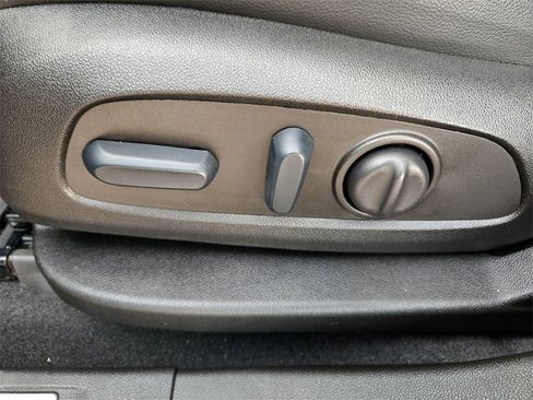 Used 2023 GMC Acadia AT4 w/ Technology Package image 27