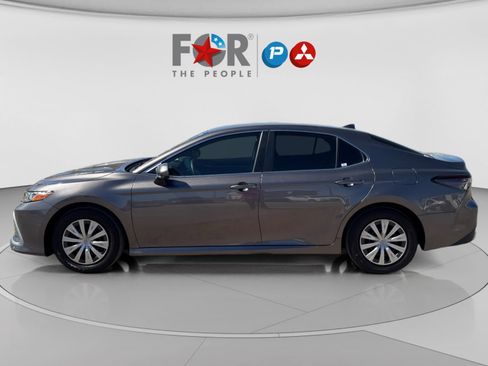Used 2023 Toyota Camry LE image 2