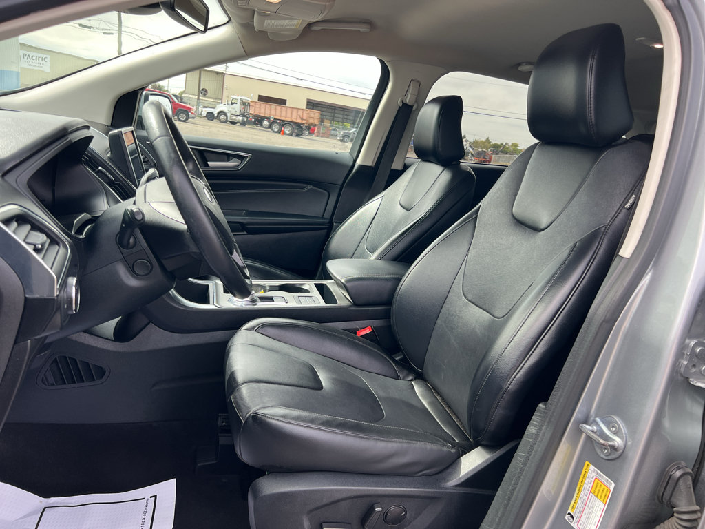 Used 2022 Ford Edge Titanium w/ Equipment Group 301A AWD/4WD image 25