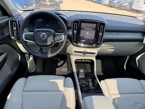 New 2025 Volvo XC40 B5 Plus w/ Protection Package Premier image 25