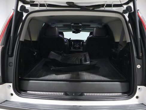 Used 2016 Cadillac Escalade Luxury image 23