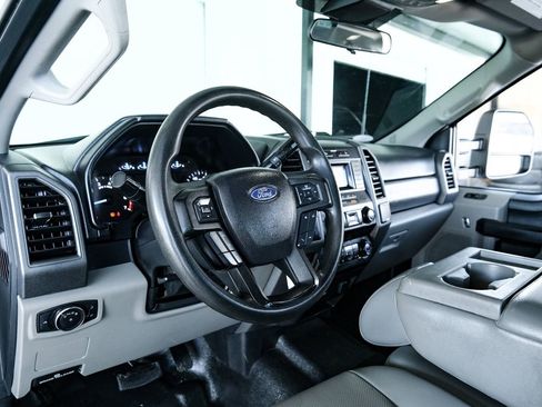 Used 2021 Ford F250 XL w/ Power Equipment Group image 46