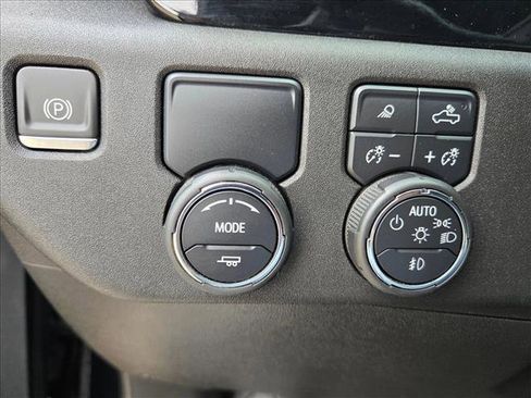 Used 2023 Chevrolet Silverado 1500 LTZ RWD image 18