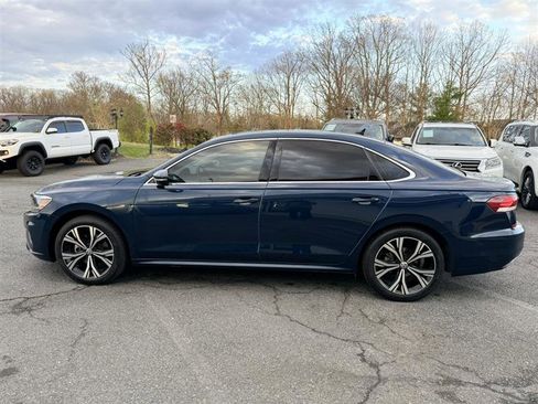 Used 2021 Volkswagen Passat 2.0T SE image 8