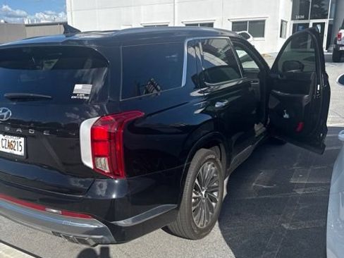 Used 2024 Hyundai Palisade Calligraphy FWD image 4