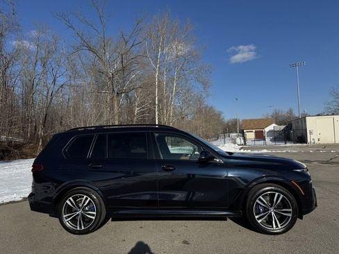 Used 2023 BMW X7 xDrive40i w/ M Sport Package image 4