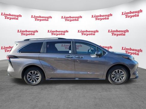 Used 2024 Toyota Sienna XLE image 2
