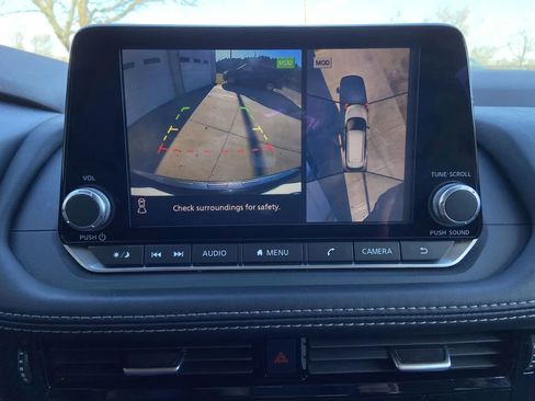 Used 2021 Nissan Rogue SV image 19