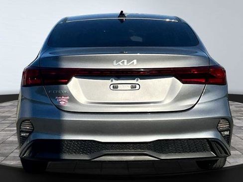 Used 2024 Kia Forte LXS FWD image 4