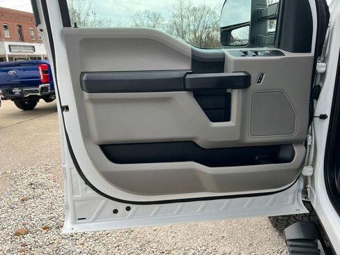 Used 2020 Ford F250 XL w/ STX Appearance Package image 12