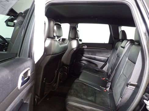 Used 2017 Jeep Grand Cherokee Altitude AWD/4WD image 32