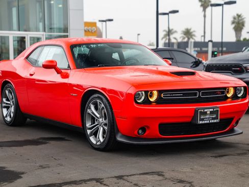 Used 2022 Dodge Challenger R/T image 3