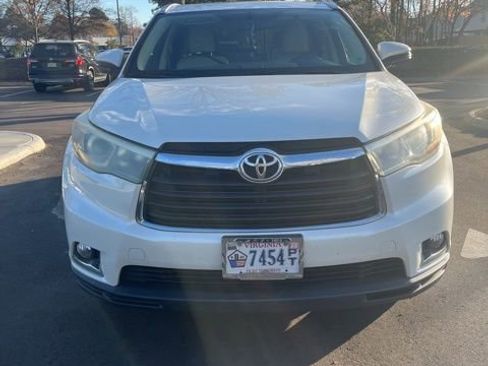 Used 2015 Toyota Highlander Limited image 4