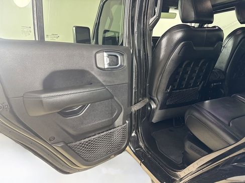 Certified 2021 Jeep Wrangler Unlimited Rubicon w/ Cold Weather Group image 22