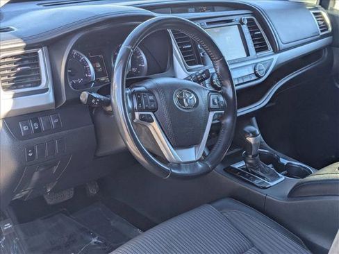 Used 2019 Toyota Highlander Plus image 10