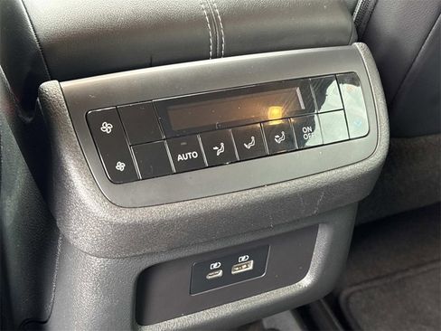 Used 2023 Nissan Pathfinder SL image 21