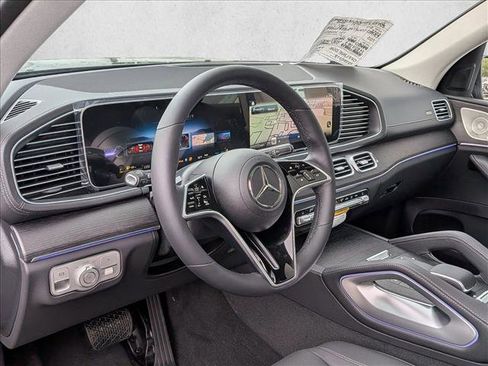 New 2026 Mercedes-Benz GLS 450 4MATIC image 3