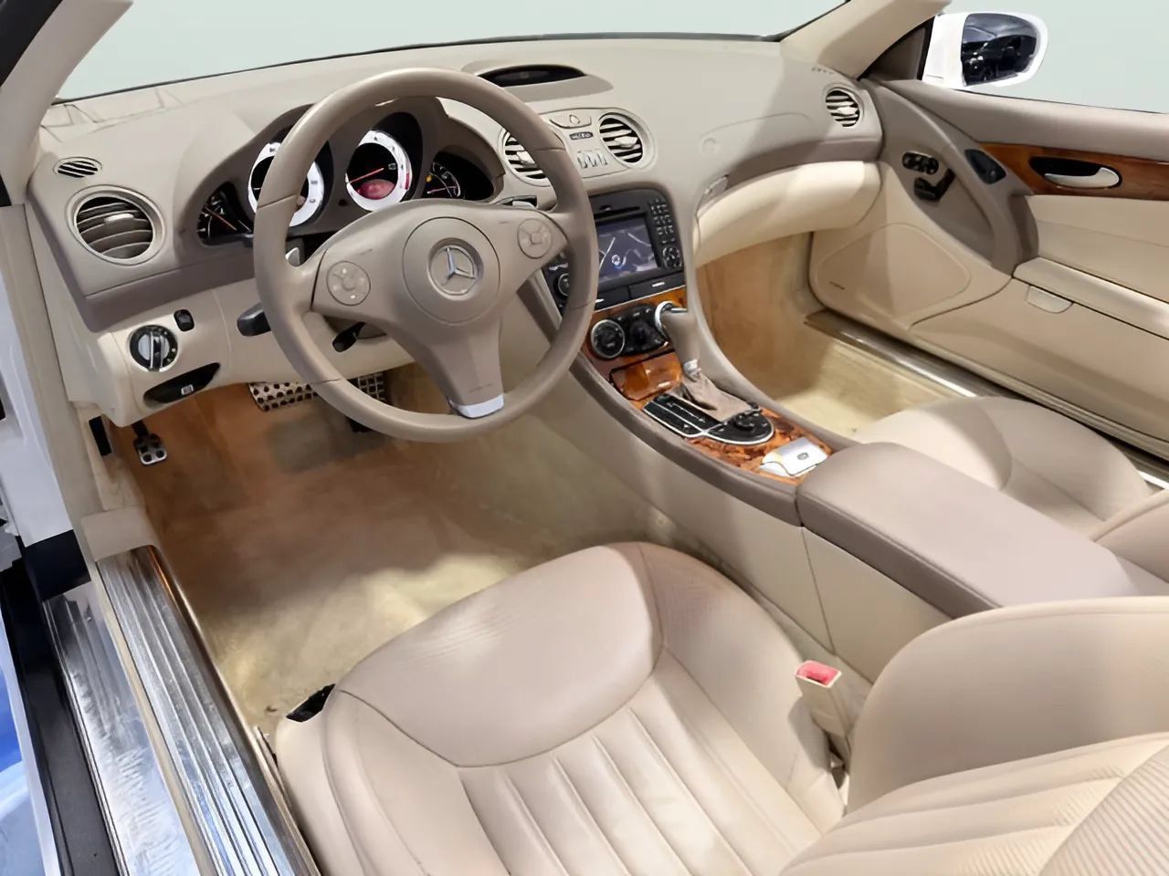Used 2012 Mercedes-Benz SL 550 image 18