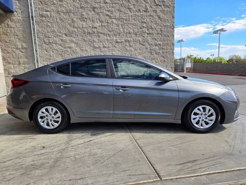 Used 2020 Hyundai Elantra SE FWD image 6