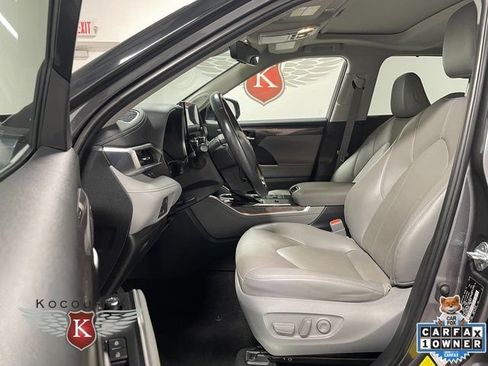 Used 2023 Toyota Highlander Limited AWD/4WD image 12