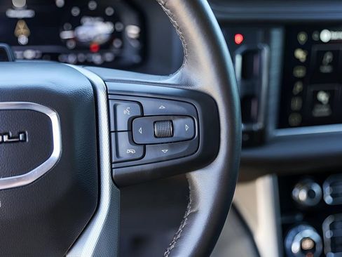 Used 2023 GMC Yukon Denali w/ Advanced Technology Package image 13